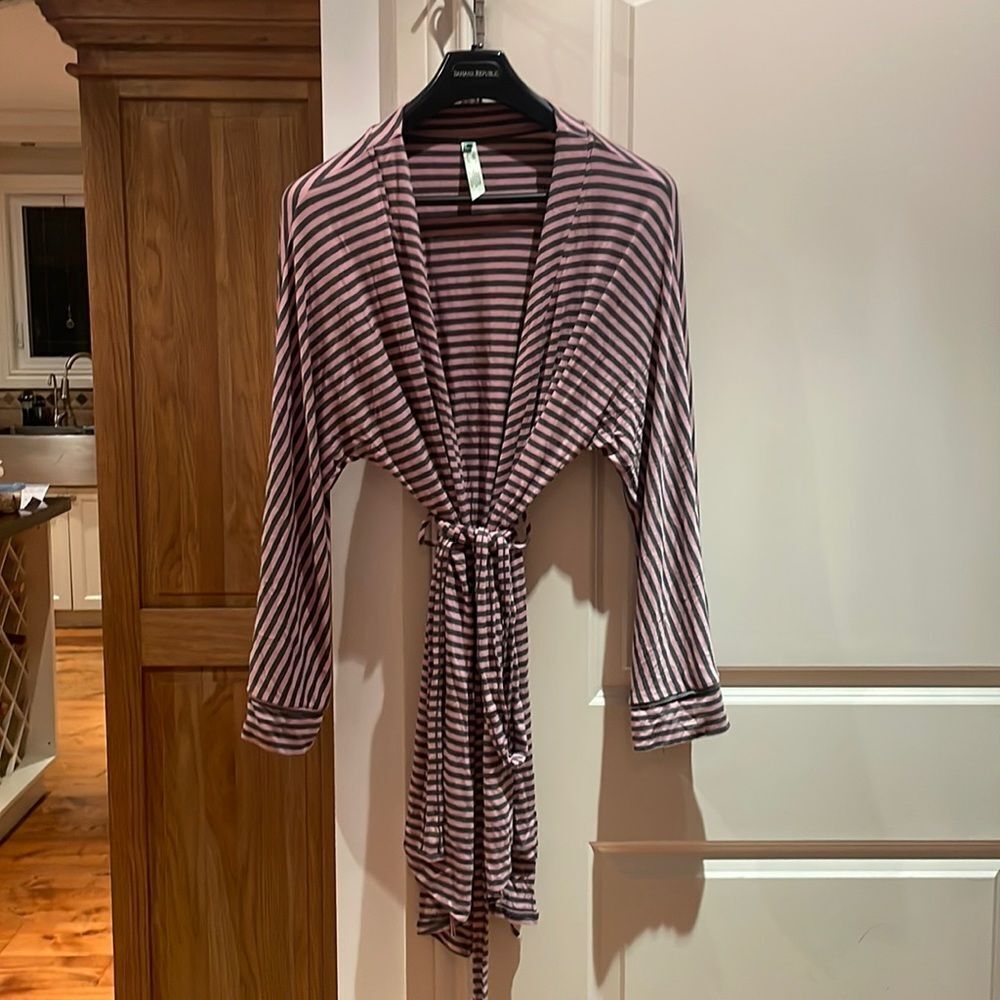 Honeydew intimates jersey robe new no tags large